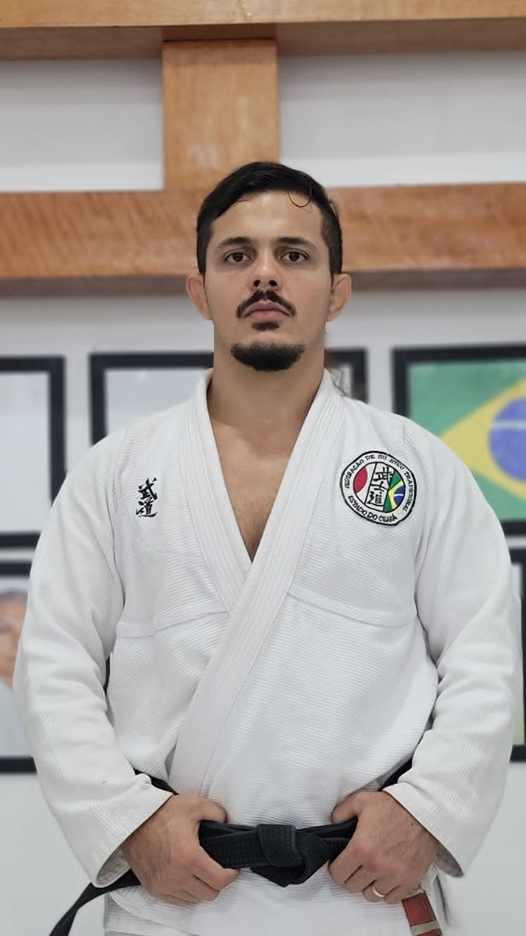 Retrato de DÂMOKLES LIRA